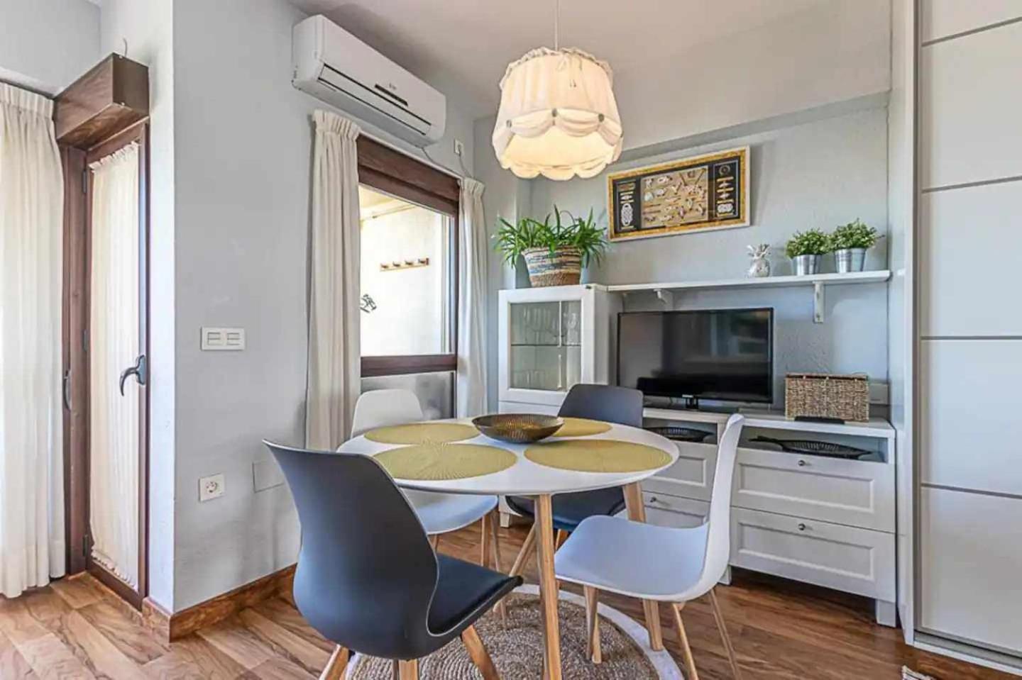 Encantador Apartamento En Primera Linea De Playa Benalmadena Bagian luar foto