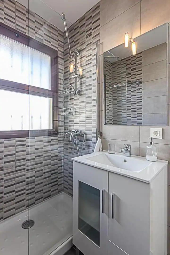 Encantador Apartamento En Primera Linea De Playa Benalmadena Bagian luar foto