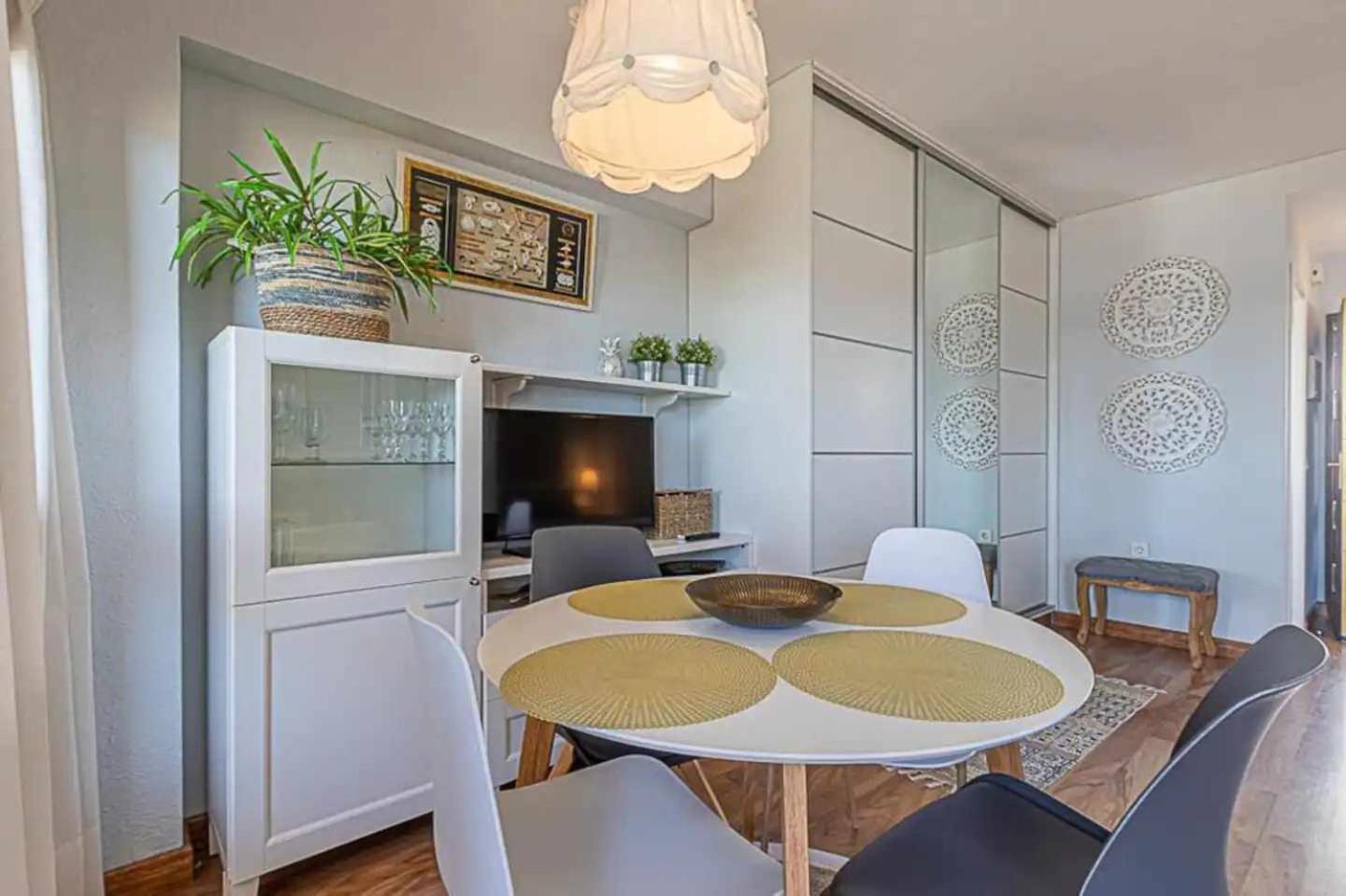 Encantador Apartamento En Primera Linea De Playa Benalmadena Bagian luar foto
